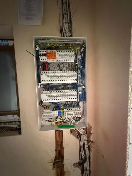 imgi15505753777667307030176215144017356882390325nec352a450930090654